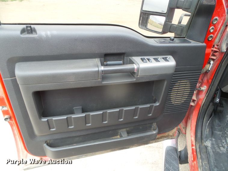 image for item DH4921 2011 Ford F250 Super Duty Lariat  Crew Cab pickup truck