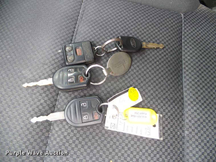 image for item DH4921 2011 Ford F250 Super Duty Lariat  Crew Cab pickup truck