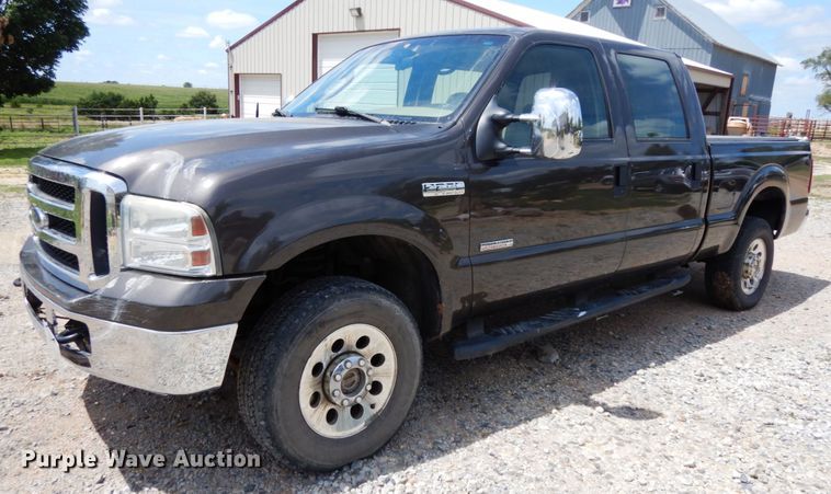 image for item DH6511 2006 Ford F250 Super Duty XLT  Crew Cab pickup truck