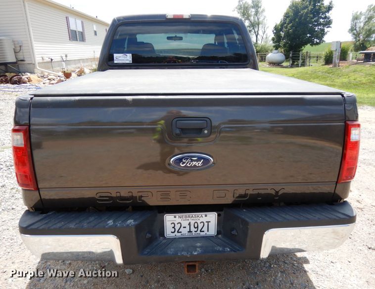 image for item DH6511 2006 Ford F250 Super Duty XLT  Crew Cab pickup truck