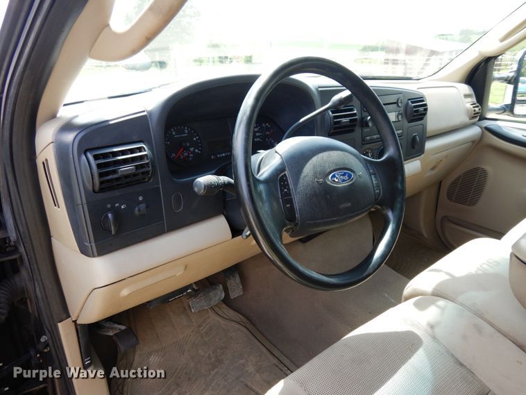 image for item DH6511 2006 Ford F250 Super Duty XLT  Crew Cab pickup truck