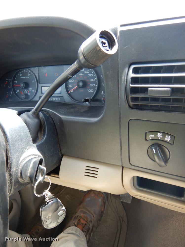 image for item DH6511 2006 Ford F250 Super Duty XLT  Crew Cab pickup truck