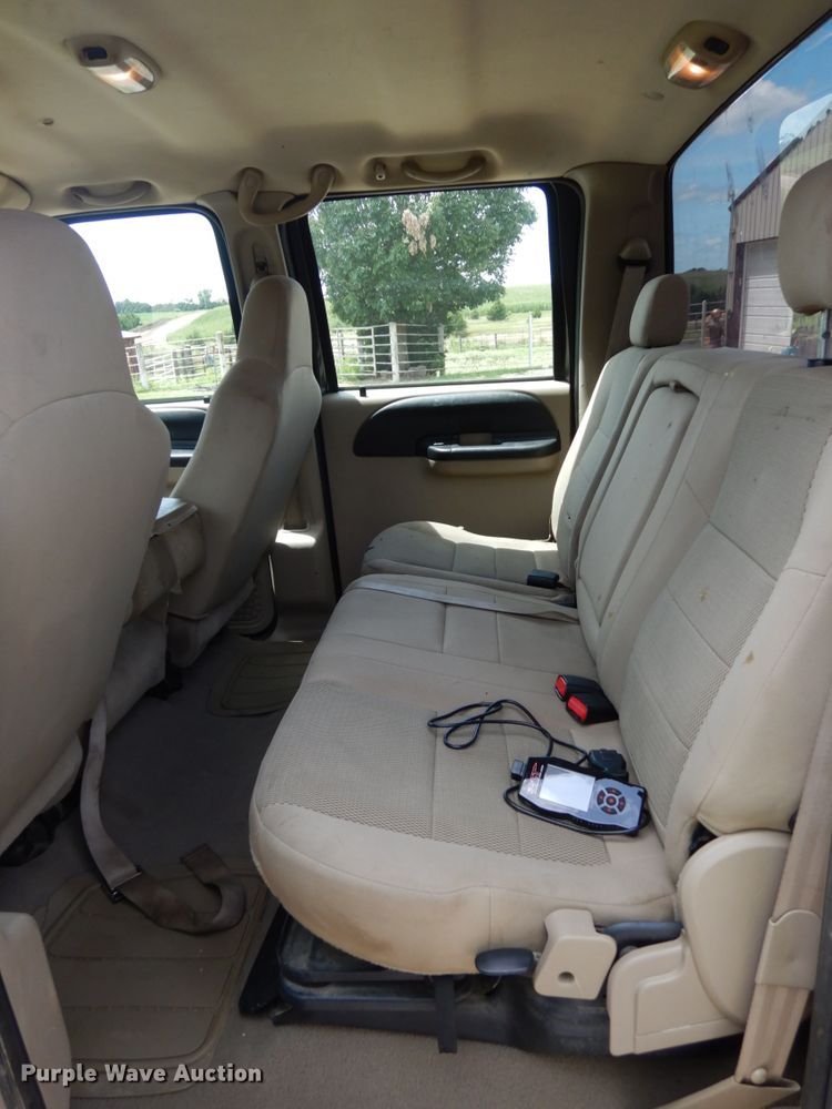 image for item DH6511 2006 Ford F250 Super Duty XLT  Crew Cab pickup truck