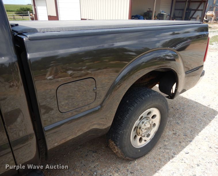 image for item DH6511 2006 Ford F250 Super Duty XLT  Crew Cab pickup truck