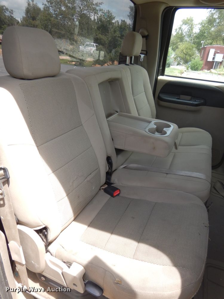 image for item DH6511 2006 Ford F250 Super Duty XLT  Crew Cab pickup truck