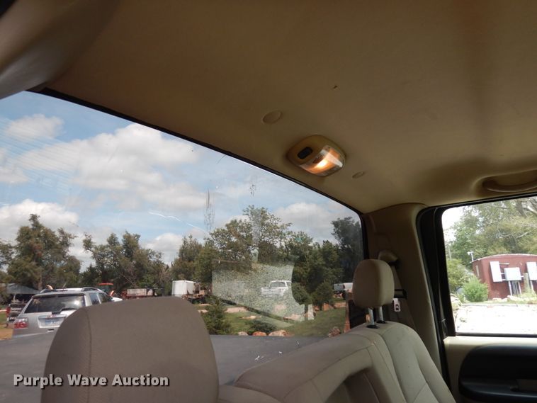 image for item DH6511 2006 Ford F250 Super Duty XLT  Crew Cab pickup truck