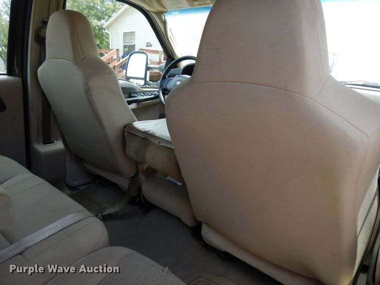 image for item DH6511 2006 Ford F250 Super Duty XLT  Crew Cab pickup truck