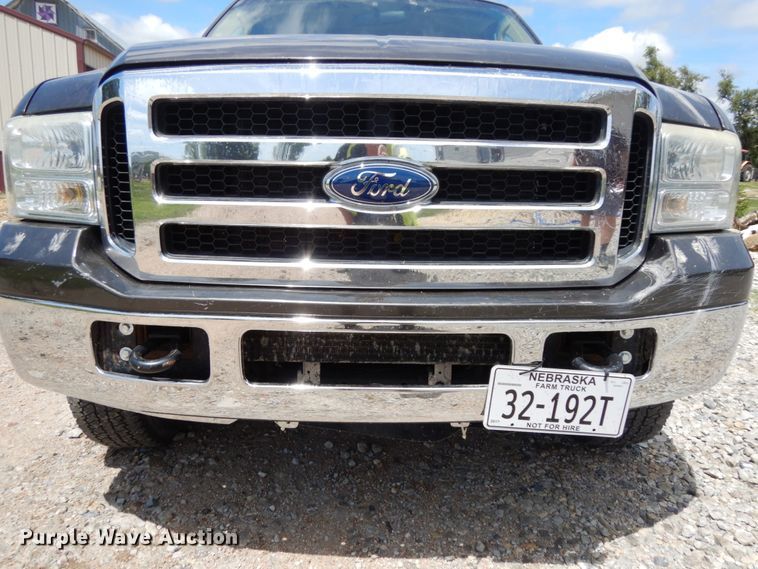 image for item DH6511 2006 Ford F250 Super Duty XLT  Crew Cab pickup truck