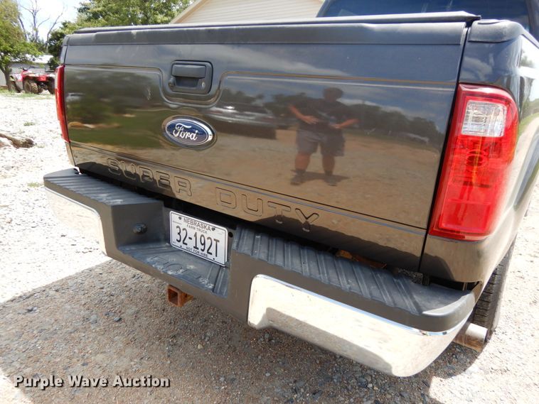 image for item DH6511 2006 Ford F250 Super Duty XLT  Crew Cab pickup truck