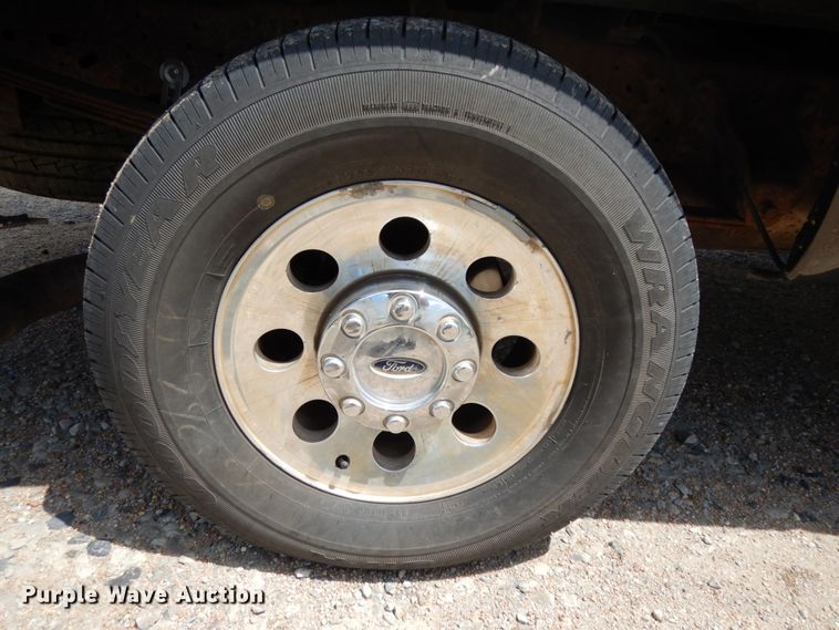 image for item DH6511 2006 Ford F250 Super Duty XLT  Crew Cab pickup truck