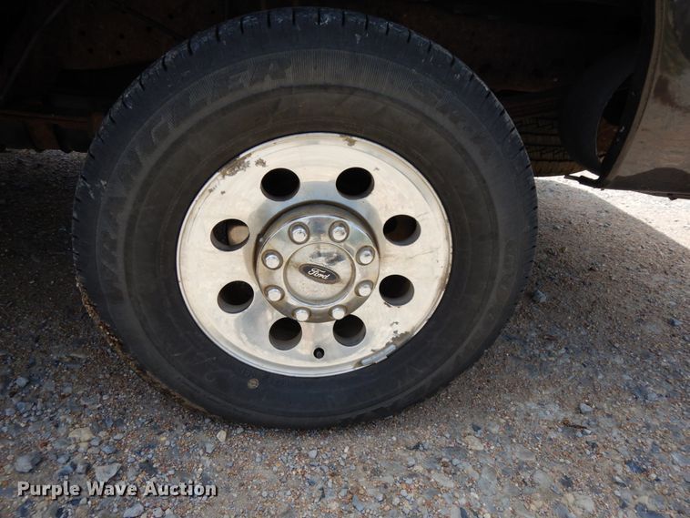 image for item DH6511 2006 Ford F250 Super Duty XLT  Crew Cab pickup truck