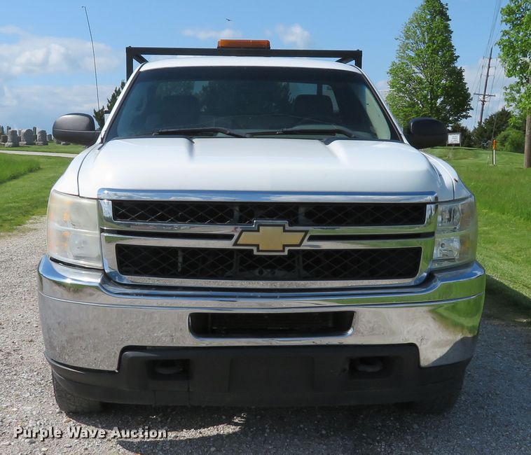 image for item DI2183 2011 Chevrolet Silverado 2500HD  utility bed pickup truck