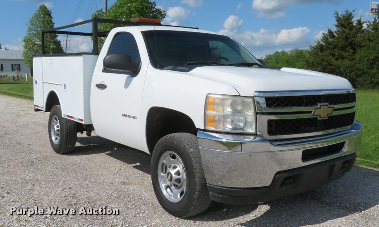 image for item DI2183 2011 Chevrolet Silverado 2500HD  utility bed pickup truck