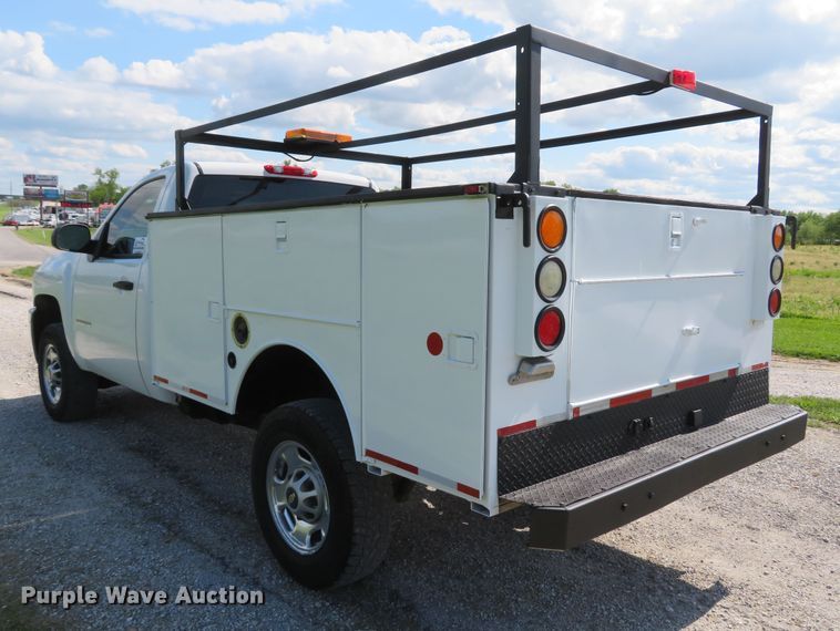 image for item DI2183 2011 Chevrolet Silverado 2500HD  utility bed pickup truck