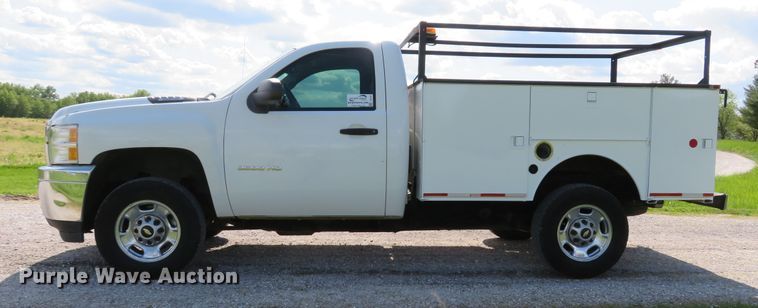 image for item DI2183 2011 Chevrolet Silverado 2500HD  utility bed pickup truck