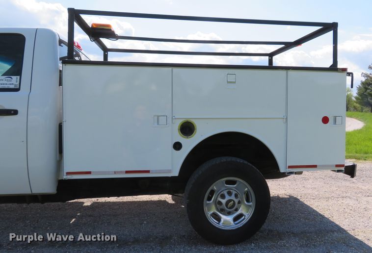 image for item DI2183 2011 Chevrolet Silverado 2500HD  utility bed pickup truck