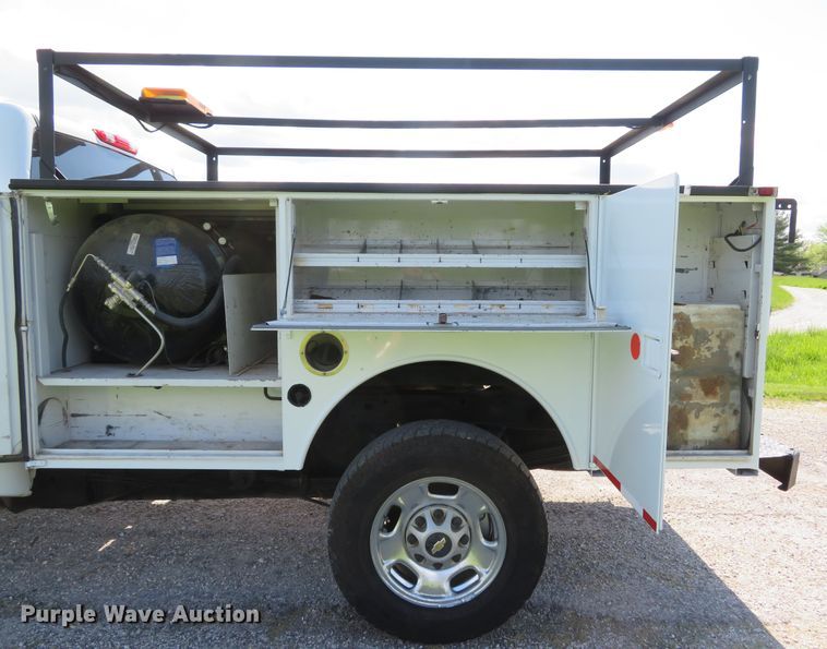 image for item DI2183 2011 Chevrolet Silverado 2500HD  utility bed pickup truck