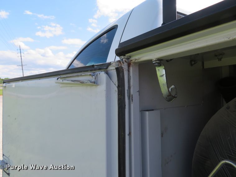 image for item DI2183 2011 Chevrolet Silverado 2500HD  utility bed pickup truck