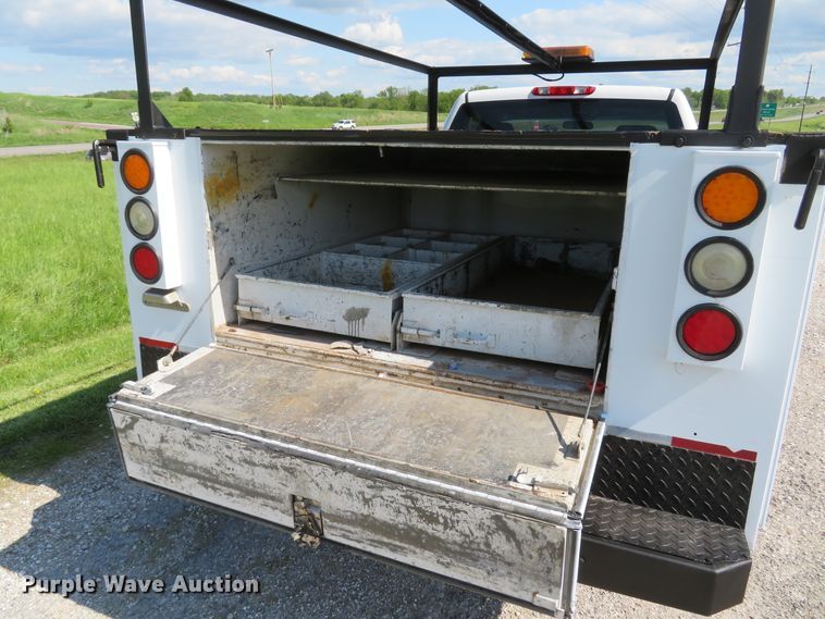 image for item DI2183 2011 Chevrolet Silverado 2500HD  utility bed pickup truck