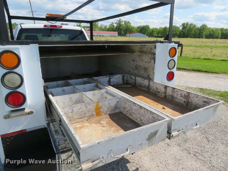 image for item DI2183 2011 Chevrolet Silverado 2500HD  utility bed pickup truck