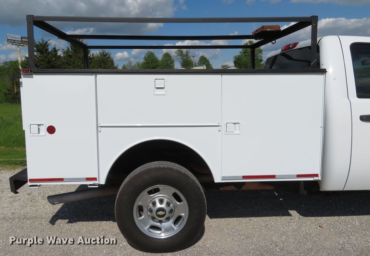 image for item DI2183 2011 Chevrolet Silverado 2500HD  utility bed pickup truck