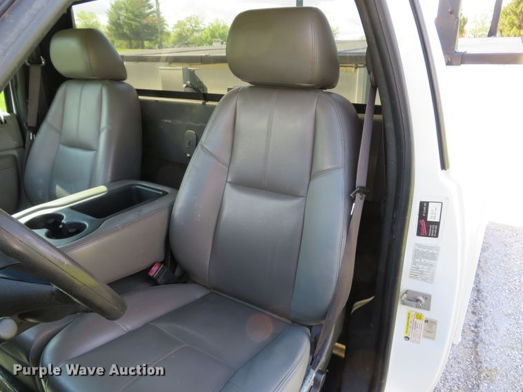 image for item DI2183 2011 Chevrolet Silverado 2500HD  utility bed pickup truck