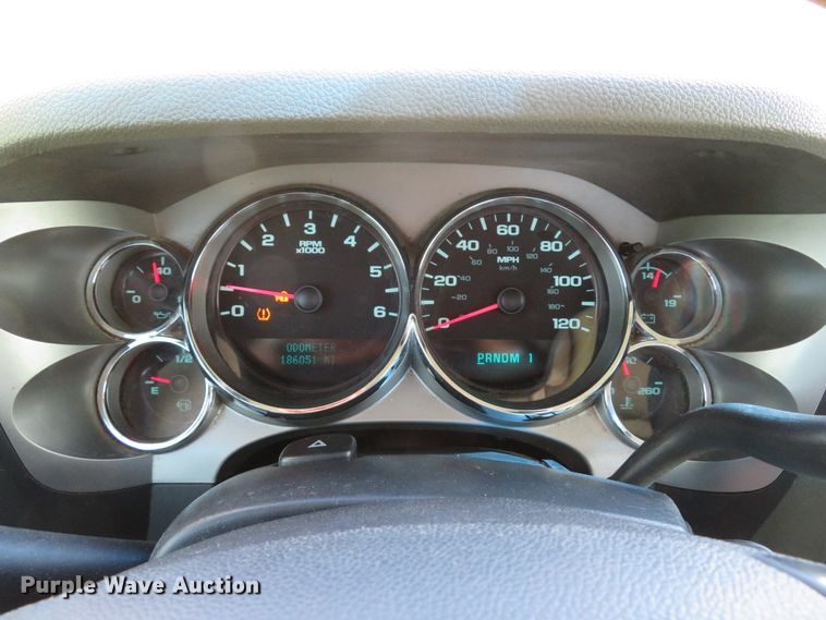 image for item DI2183 2011 Chevrolet Silverado 2500HD  utility bed pickup truck