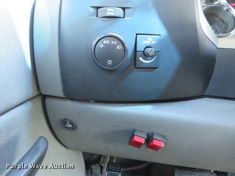 image for item DI2183 2011 Chevrolet Silverado 2500HD  utility bed pickup truck