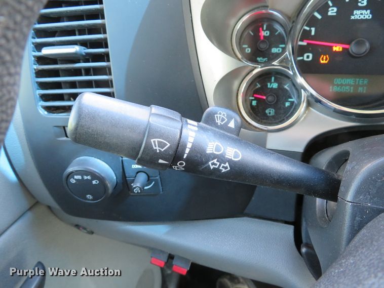 image for item DI2183 2011 Chevrolet Silverado 2500HD  utility bed pickup truck