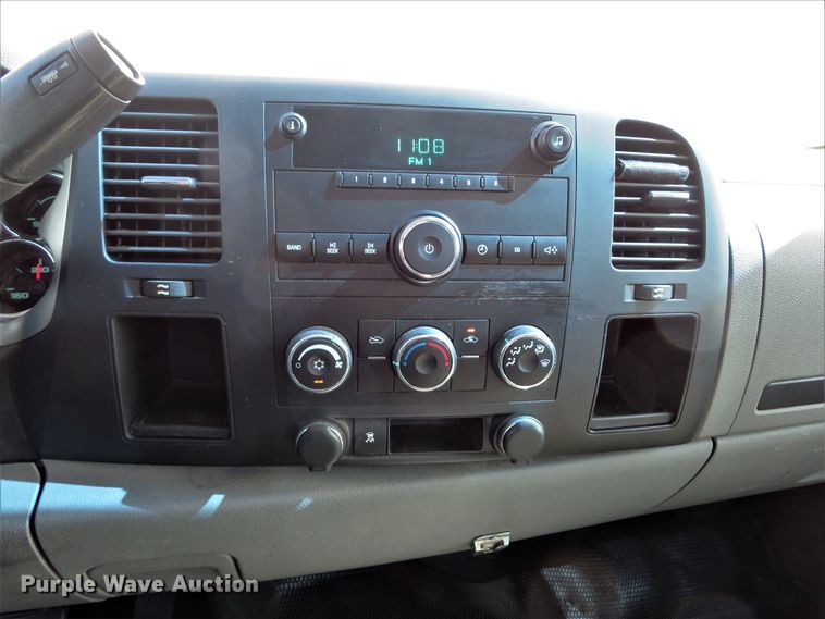 image for item DI2183 2011 Chevrolet Silverado 2500HD  utility bed pickup truck