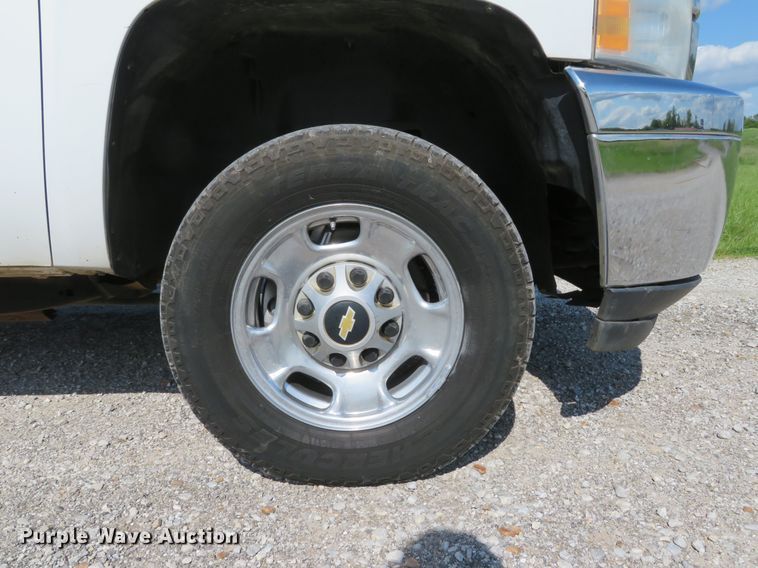 image for item DI2183 2011 Chevrolet Silverado 2500HD  utility bed pickup truck