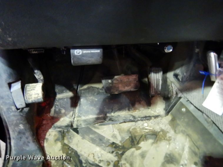 image for item DI5250 2002 Chevrolet Silverado 3500  flatbed pickup truck