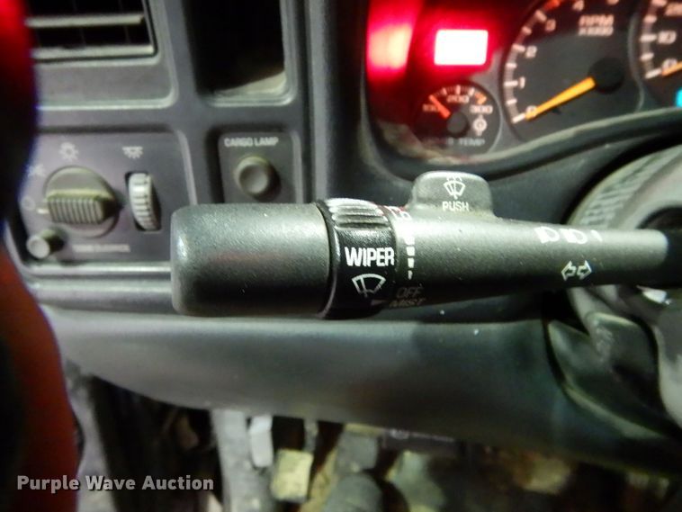 image for item DI5250 2002 Chevrolet Silverado 3500  flatbed pickup truck