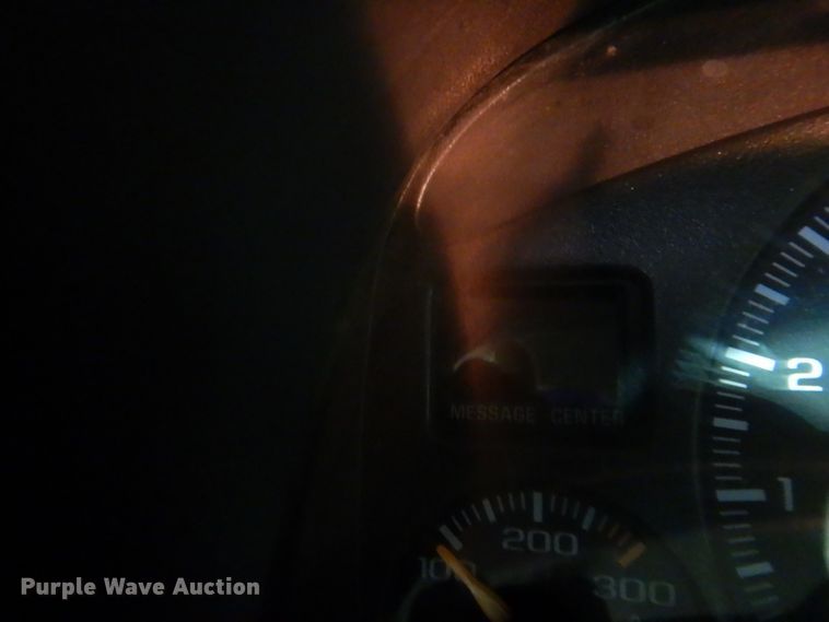 image for item DI5250 2002 Chevrolet Silverado 3500  flatbed pickup truck