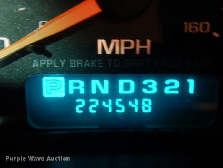 image for item DI5250 2002 Chevrolet Silverado 3500  flatbed pickup truck