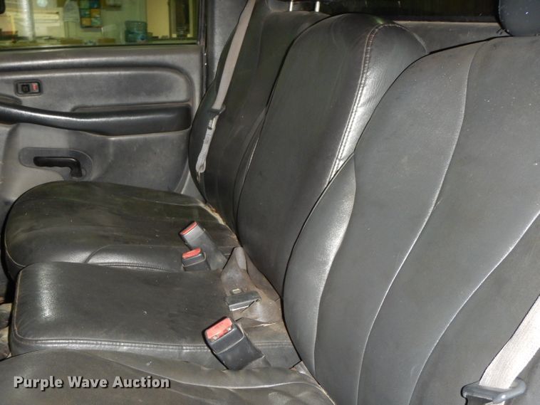 image for item DI5250 2002 Chevrolet Silverado 3500  flatbed pickup truck