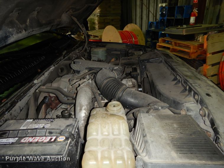 image for item DI5250 2002 Chevrolet Silverado 3500  flatbed pickup truck