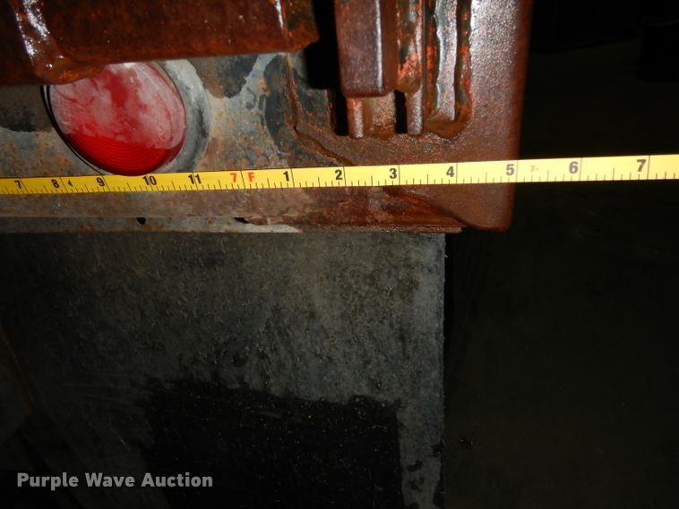 image for item DI5250 2002 Chevrolet Silverado 3500  flatbed pickup truck