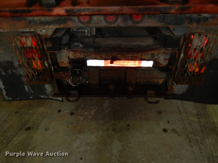 image for item DI5250 2002 Chevrolet Silverado 3500  flatbed pickup truck