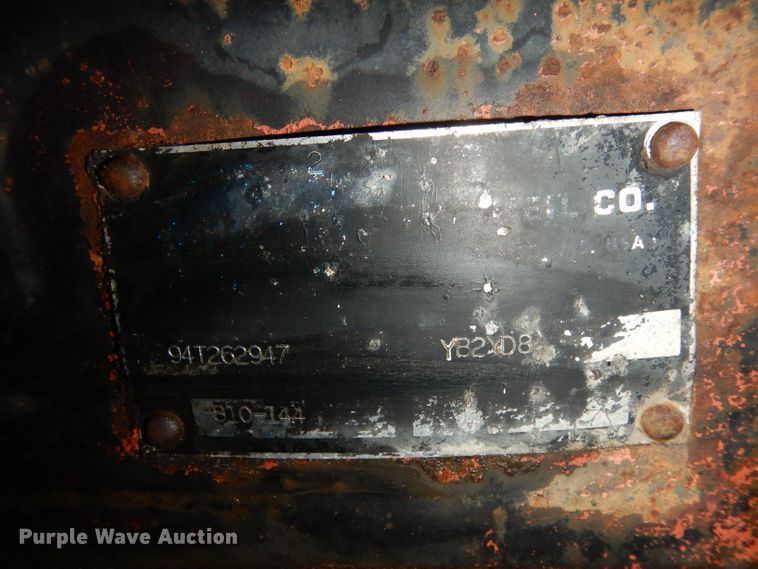 image for item DI5250 2002 Chevrolet Silverado 3500  flatbed pickup truck