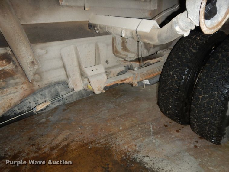 image for item DI5250 2002 Chevrolet Silverado 3500  flatbed pickup truck