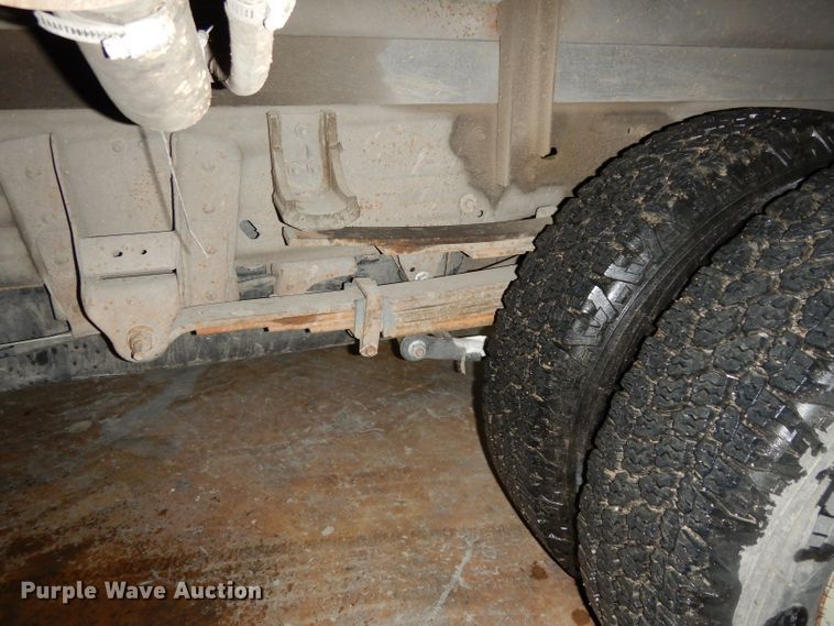 image for item DI5250 2002 Chevrolet Silverado 3500  flatbed pickup truck