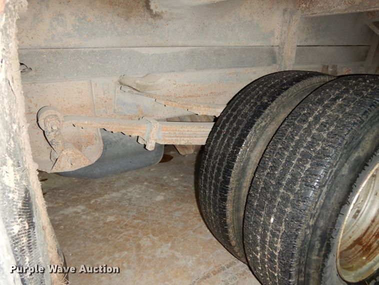 image for item DI5250 2002 Chevrolet Silverado 3500  flatbed pickup truck