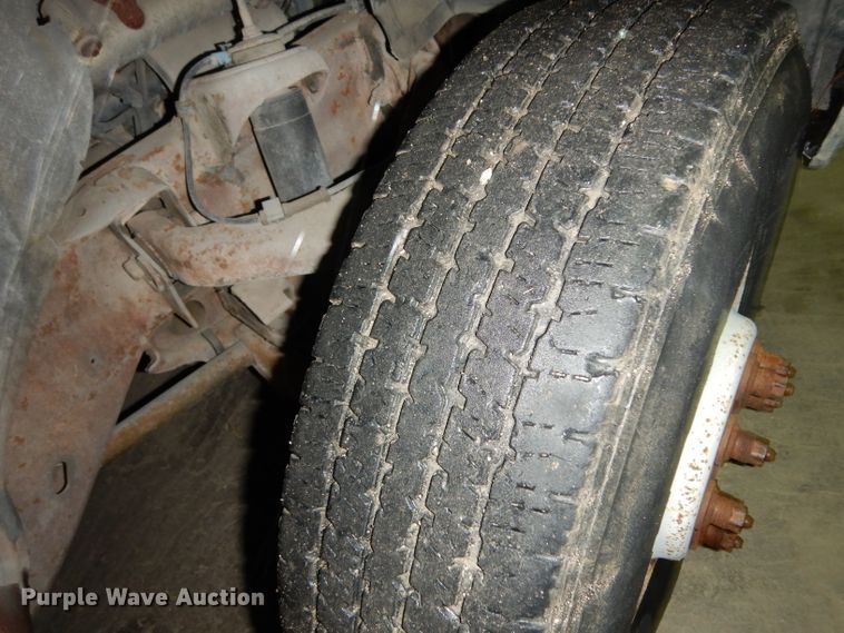 image for item DI5250 2002 Chevrolet Silverado 3500  flatbed pickup truck