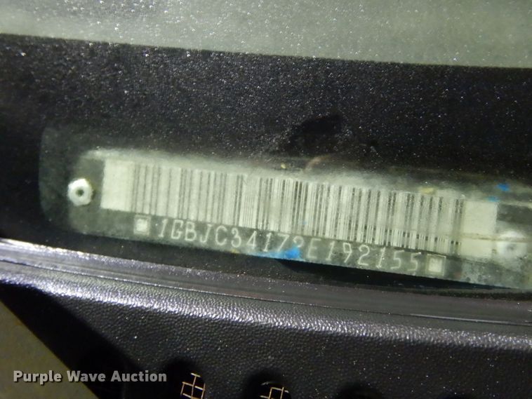 image for item DI5250 2002 Chevrolet Silverado 3500  flatbed pickup truck