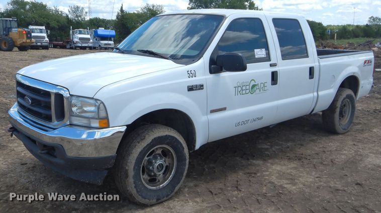 image for item DJ3461 2004 Ford F250 Super Duty  Crew Cab pickup truck