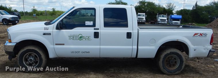 image for item DJ3461 2004 Ford F250 Super Duty  Crew Cab pickup truck