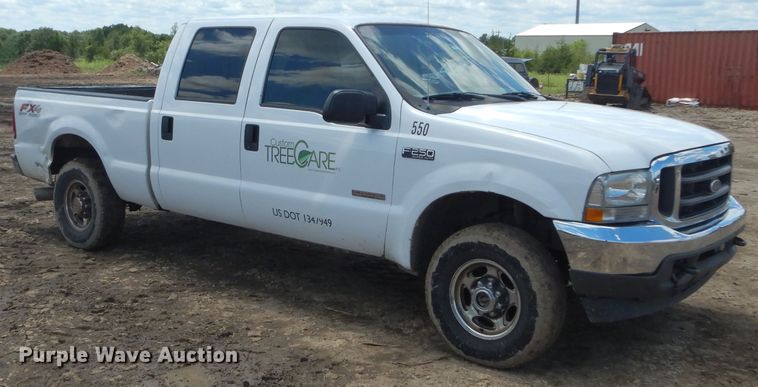 image for item DJ3461 2004 Ford F250 Super Duty  Crew Cab pickup truck