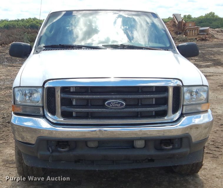 image for item DJ3461 2004 Ford F250 Super Duty  Crew Cab pickup truck