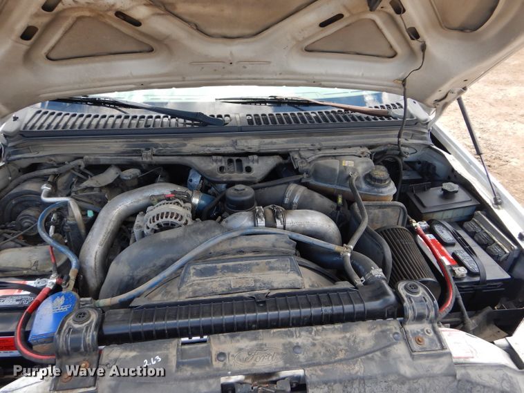 image for item DJ3461 2004 Ford F250 Super Duty  Crew Cab pickup truck